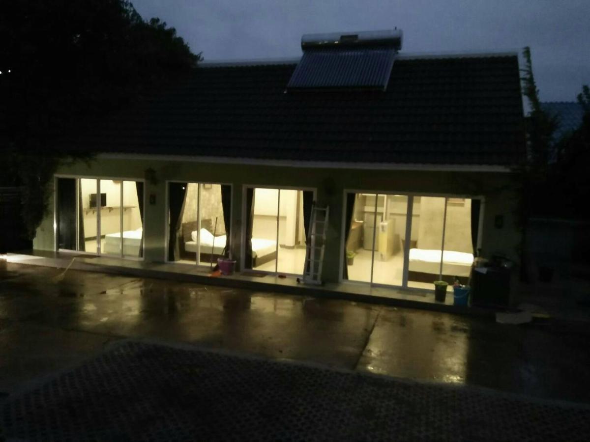 Solar Ville House Chiangmai Chiang Mai Rum bild